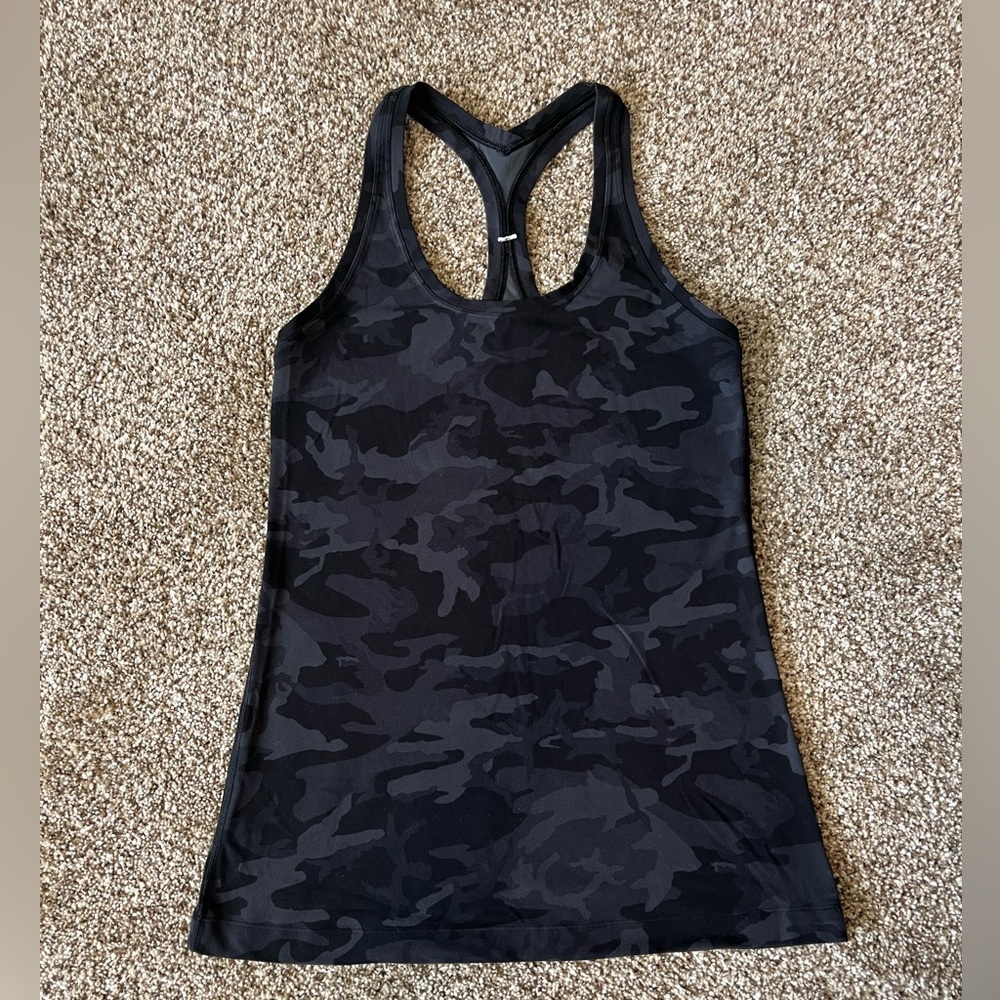 Lululemon Tank. Camo. Size 6